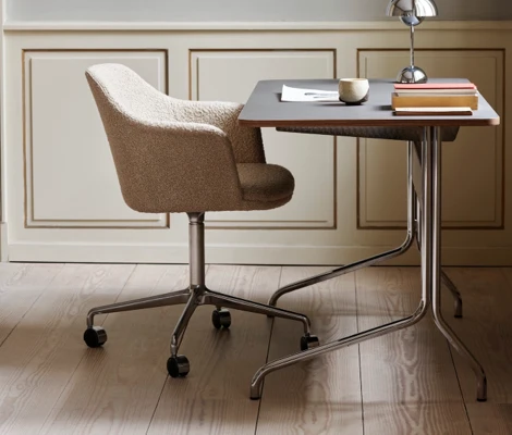 Rely swivel chair Hee Welling – &Tradition