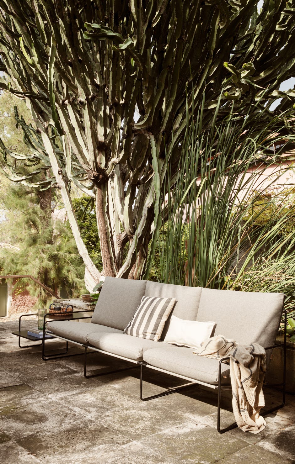 Desert Outdoor sofa and armchair 