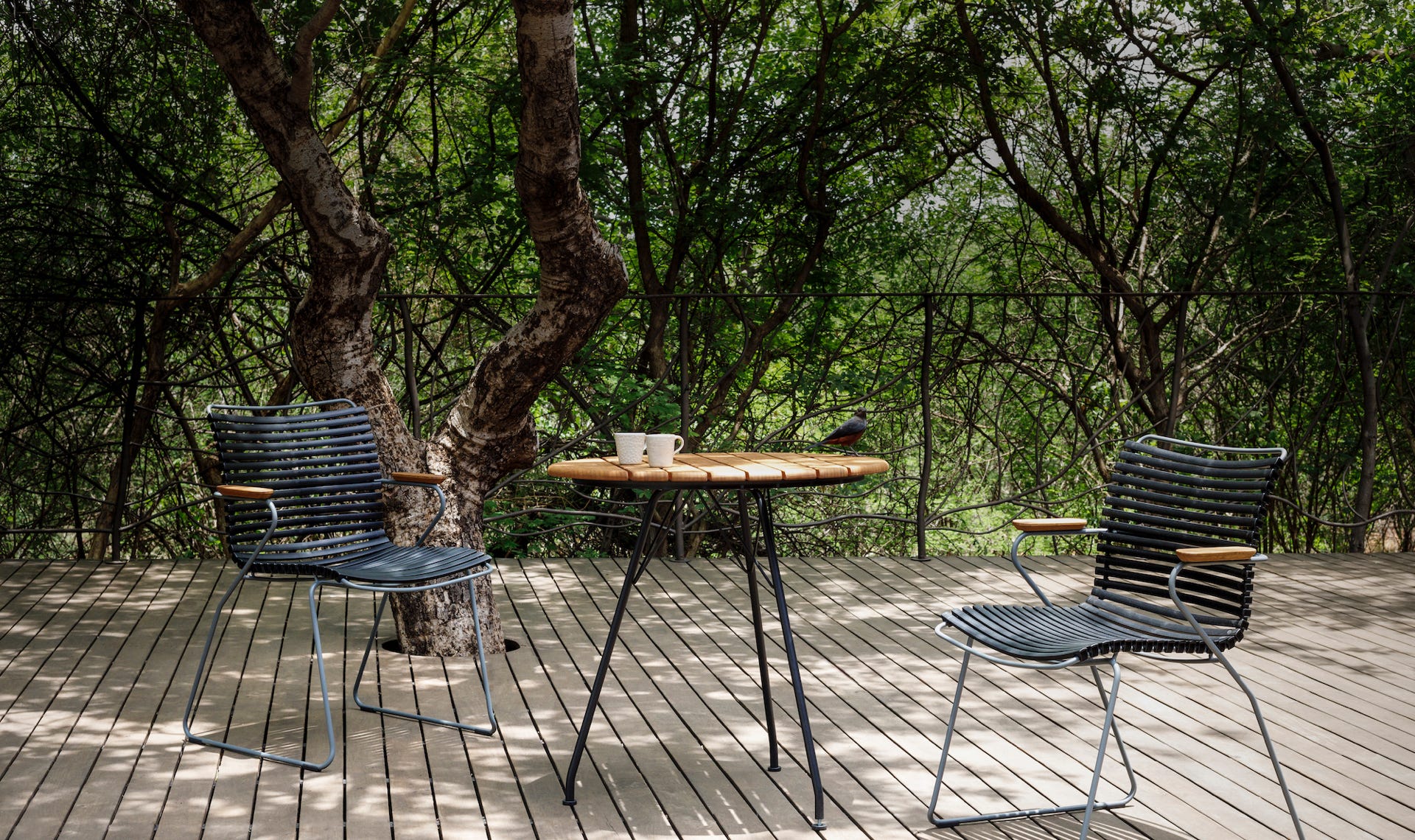Tables FOUR mobilier d’extérieur  design Henrik Pedersen