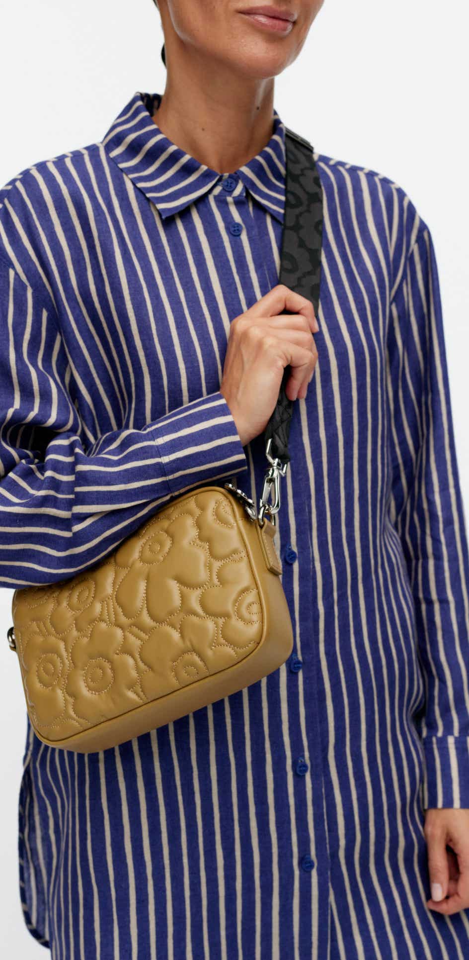 Soft Gratha Unikko shoulder bag – 15 x 22 x 5 cm – padded leather with topstitched Unikko pattern