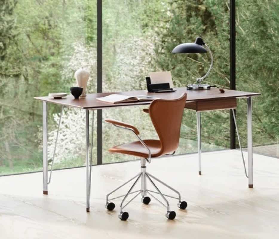 FH3605 Writing Desk Arne Jacobsen, 1955 – Fritz Hansen